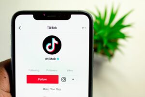 TikTok is an advertising trend for fall 2023